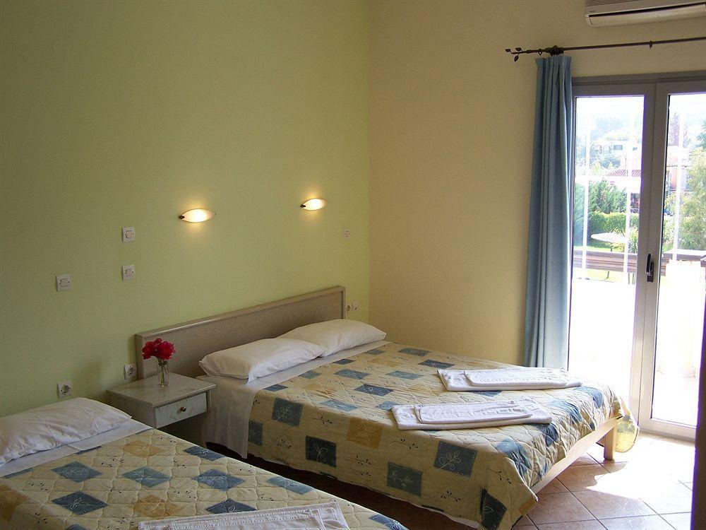 Ninos On The Beach Hotel Roda  Exterior foto